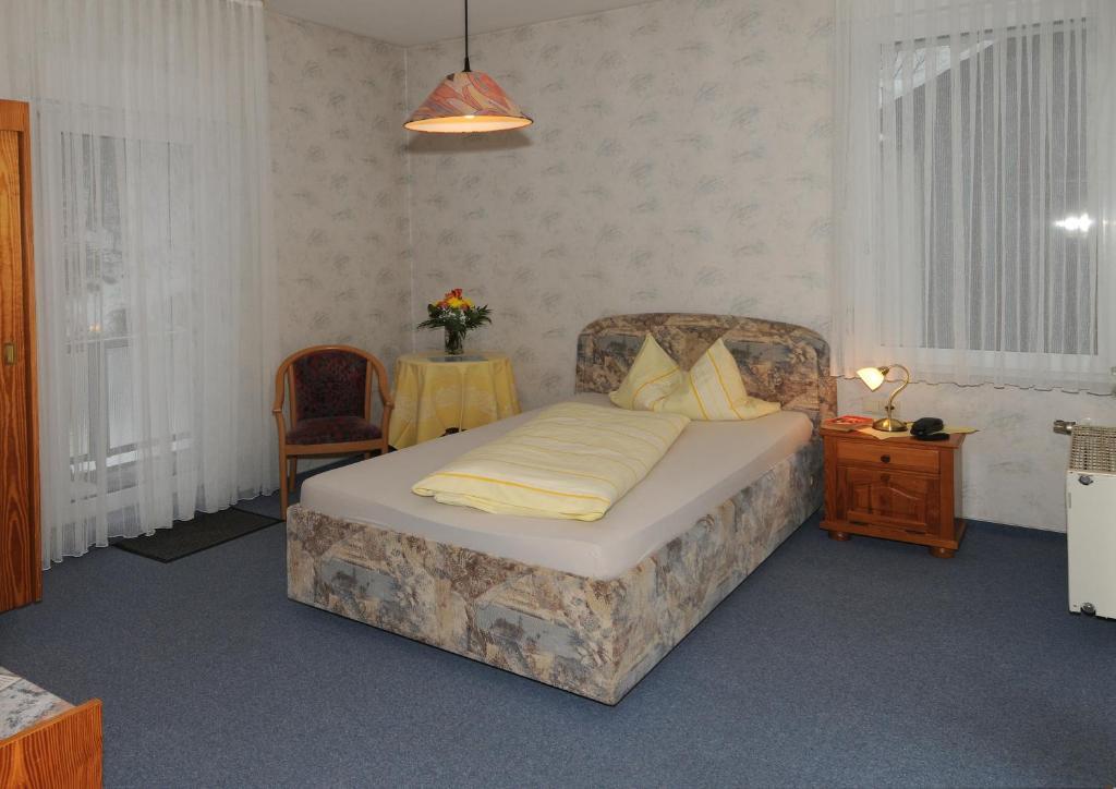 Hotel Ricarda Schlangenbad Rum bild
