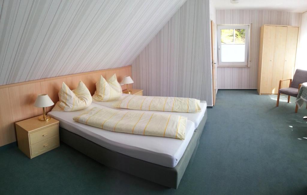Hotel Ricarda Schlangenbad Rum bild