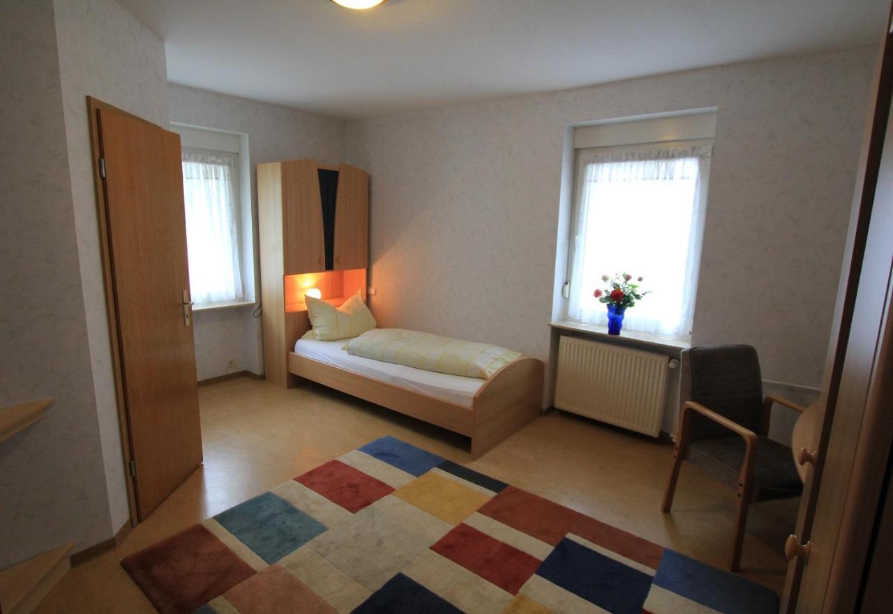 Hotel Ricarda Schlangenbad Rum bild
